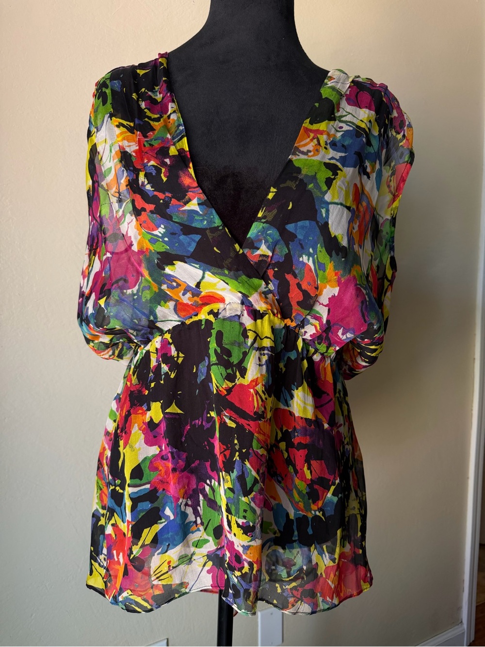 Delicate blouse 100% Silk sheer open back colorful cache large